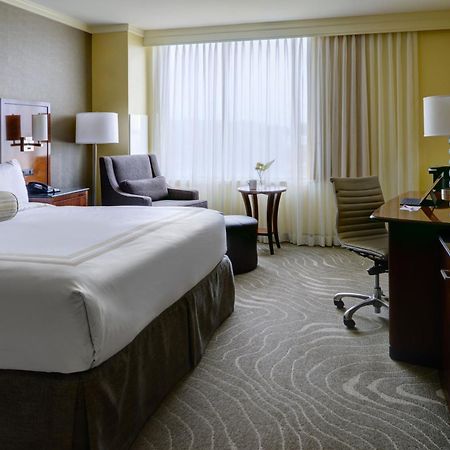 Newport News Marriott At City Center Hotell Eksteriør bilde