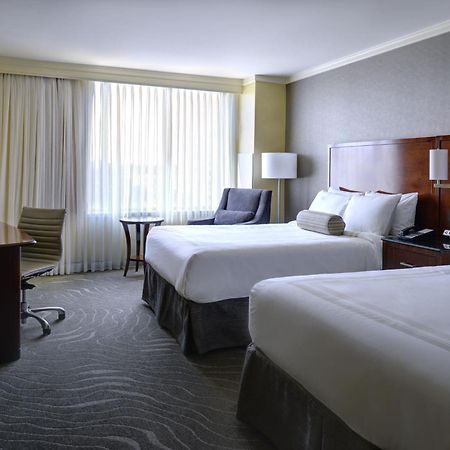 Newport News Marriott At City Center Hotell Eksteriør bilde