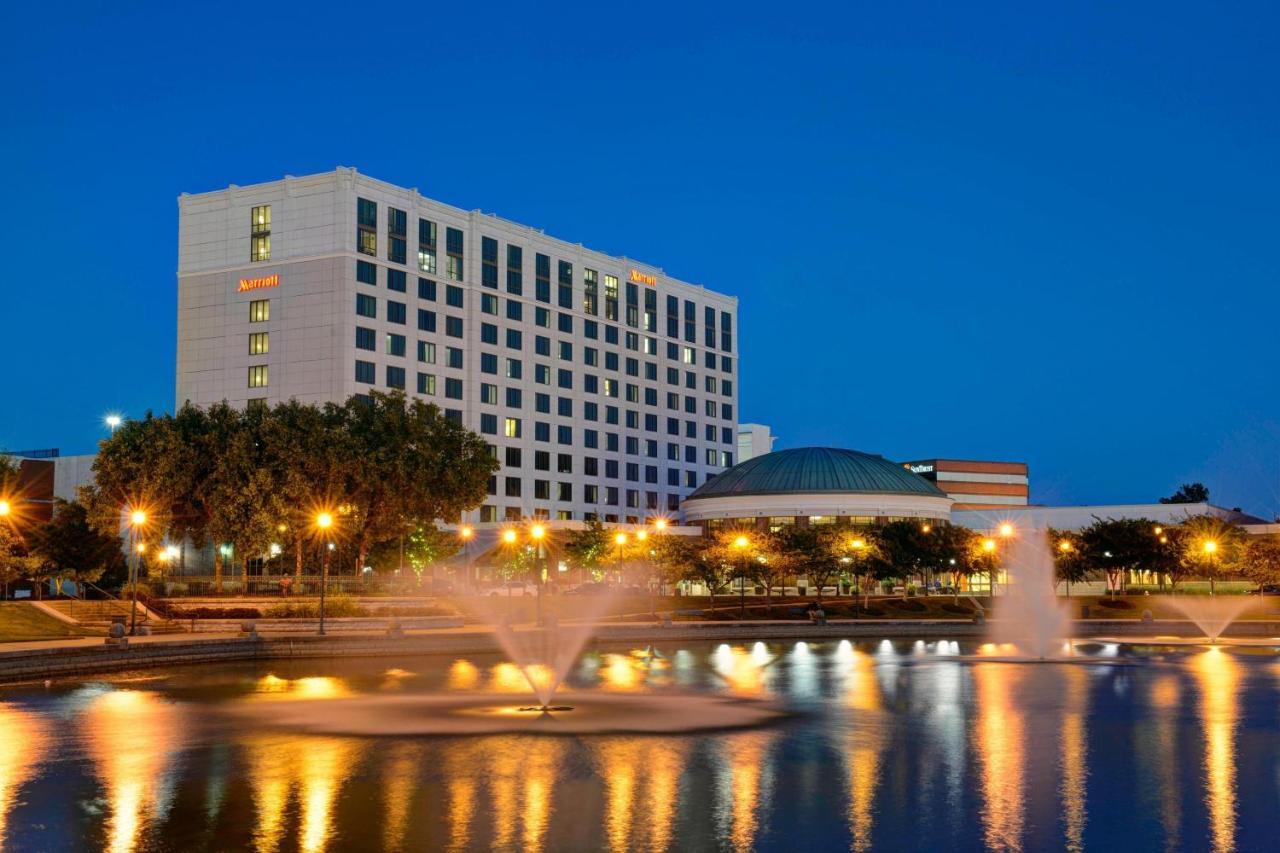 Newport News Marriott At City Center Hotell Eksteriør bilde