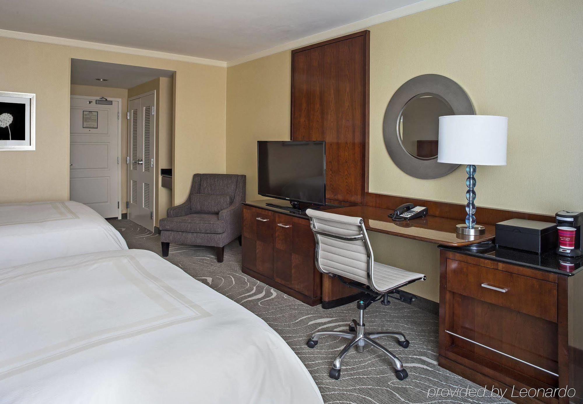 Newport News Marriott At City Center Hotell Eksteriør bilde