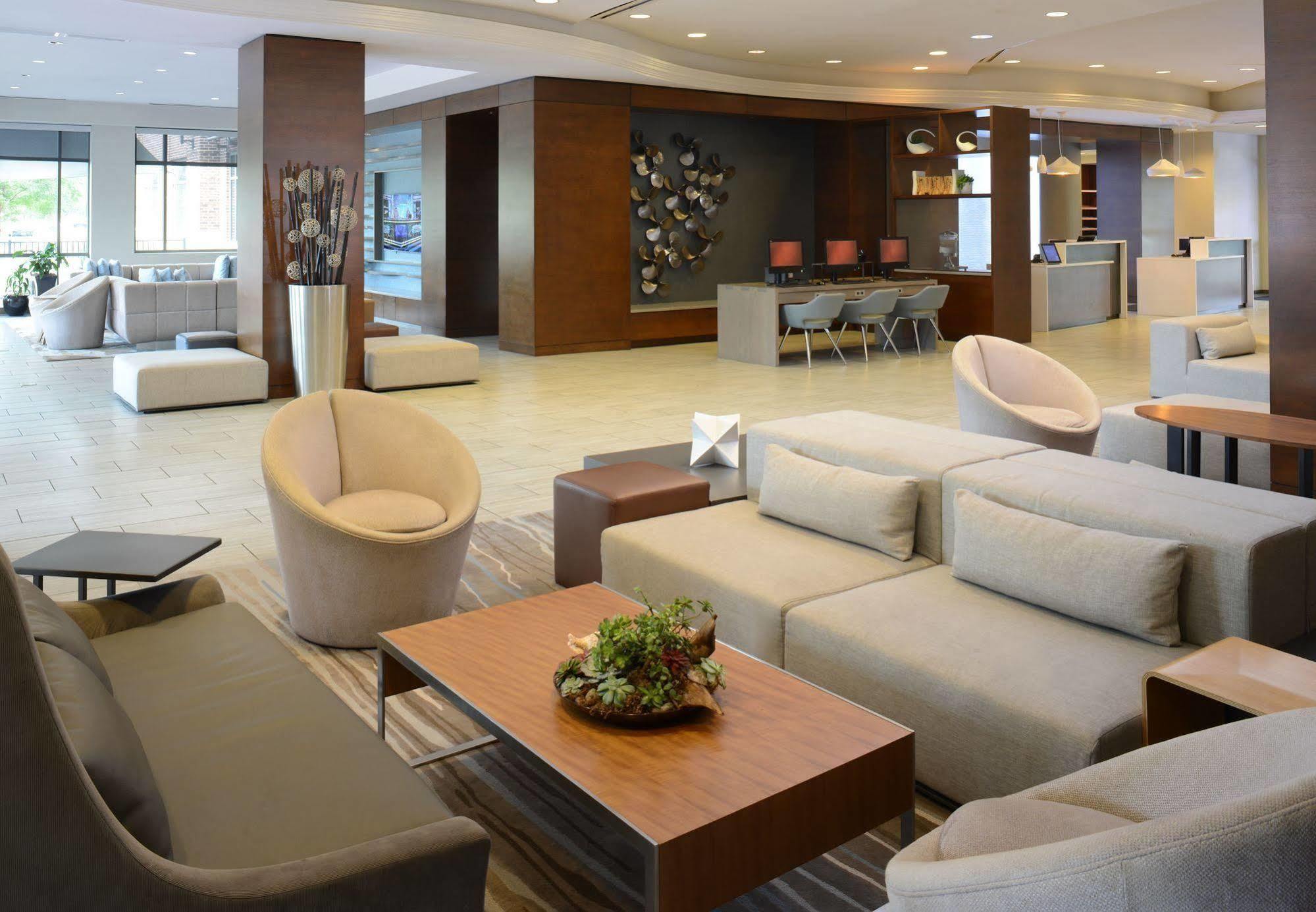 Newport News Marriott At City Center Hotell Eksteriør bilde